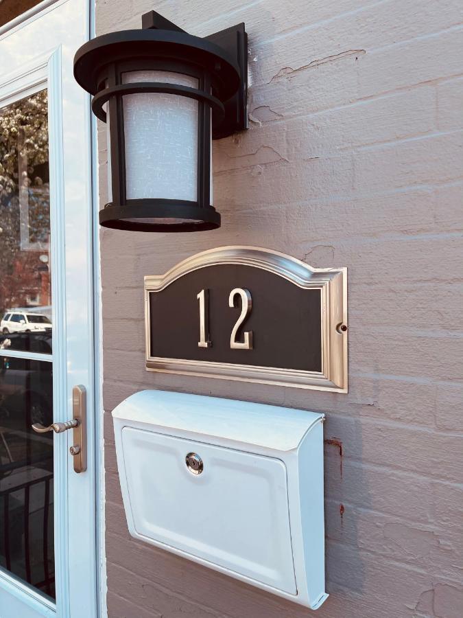 Industrial Brick Townhouse In Downtown Lancaster Villa Buitenkant foto